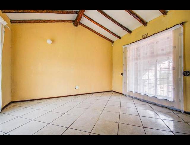 3 BEDROOM HOUSE FOR SALE IN BIRCHLEIGH NORTH